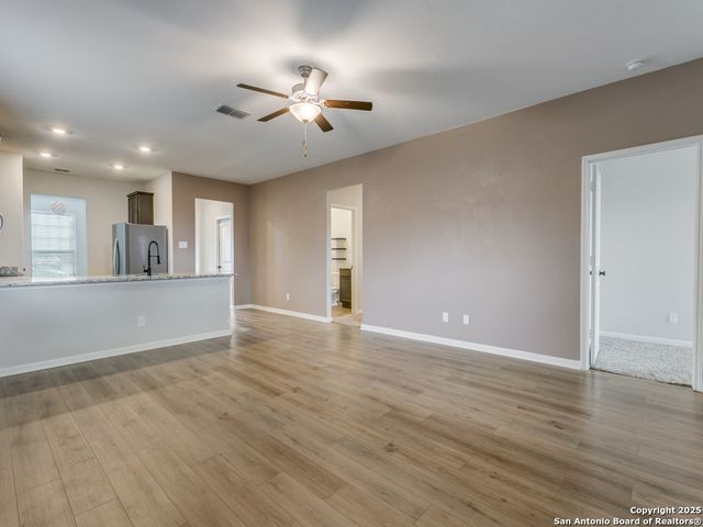 9219 Foxing Blf, Converse, TX 78109