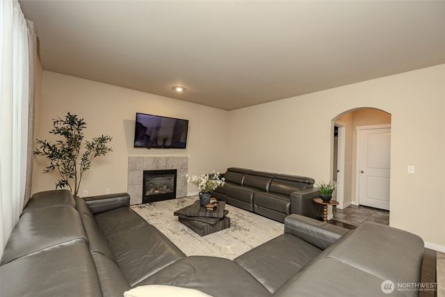 1737 Hillcrest Loop, Mount Vernon, WA 98274