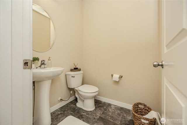 1737 Hillcrest Loop, Mount Vernon, WA 98274