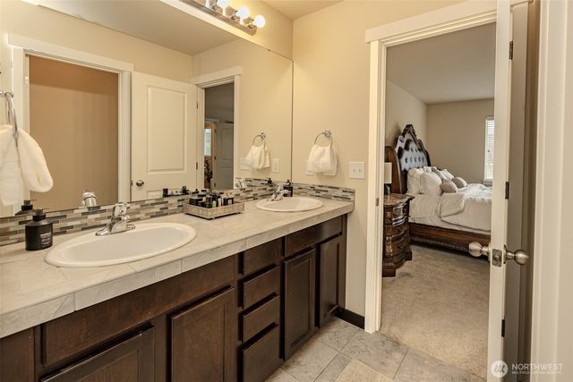 1737 Hillcrest Loop, Mount Vernon, WA 98274