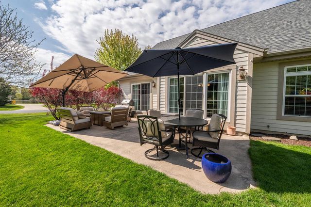 W351N5700 Westshore ROAD, Oconomowoc, WI 53066