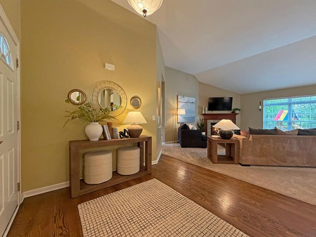 W351N5700 Westshore ROAD, Oconomowoc, WI 53066