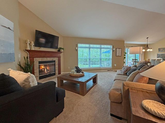 W351N5700 Westshore ROAD, Oconomowoc, WI 53066