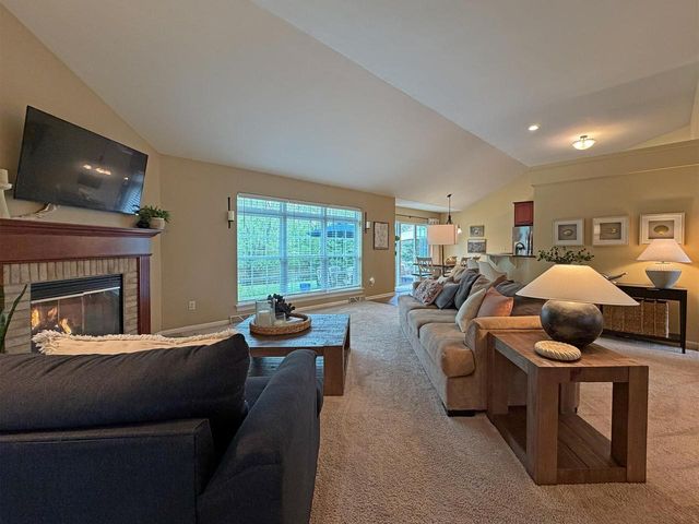 W351N5700 Westshore ROAD, Oconomowoc, WI 53066