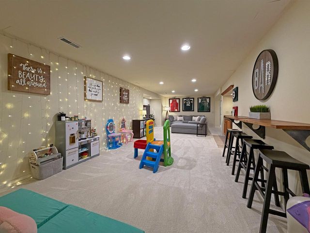 W351N5700 Westshore ROAD, Oconomowoc, WI 53066