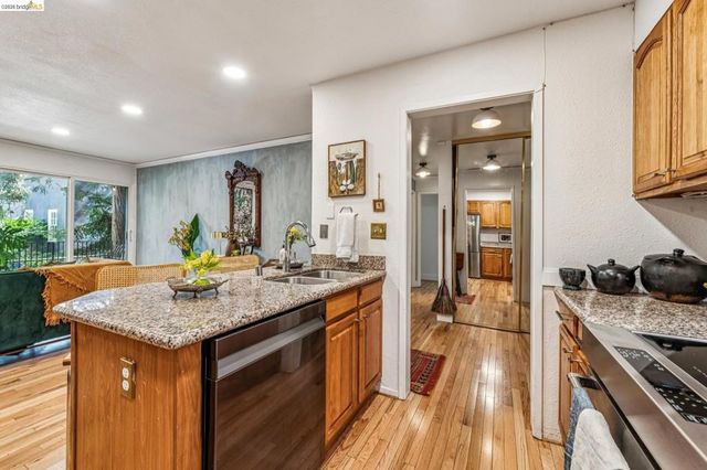 199 199 Montecito Ave 105, Oakland, CA 94610