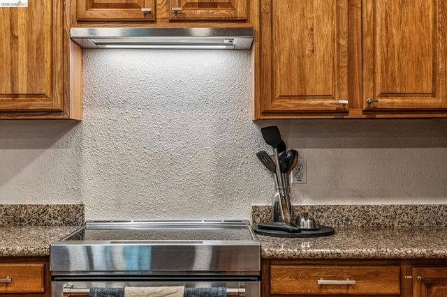 199 199 Montecito Ave 105, Oakland, CA 94610