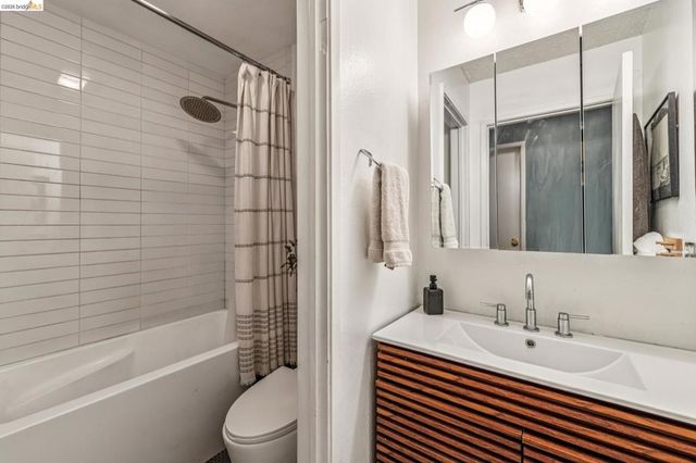 199 199 Montecito Ave 105, Oakland, CA 94610