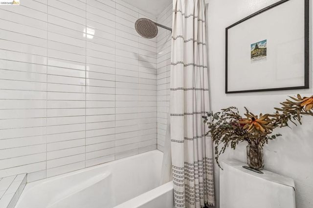 199 199 Montecito Ave 105, Oakland, CA 94610