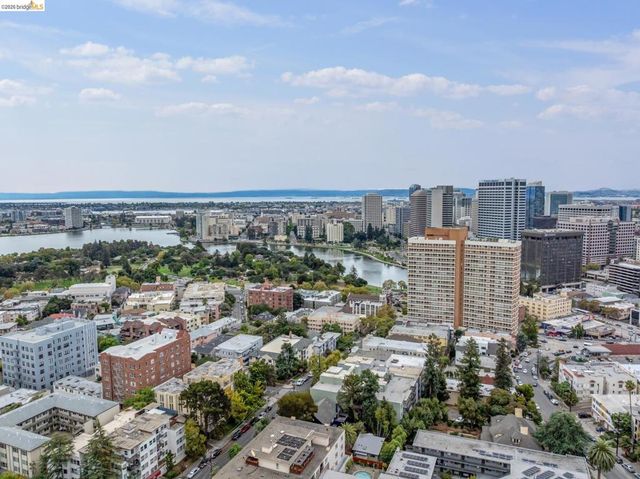 199 199 Montecito Ave 105, Oakland, CA 94610