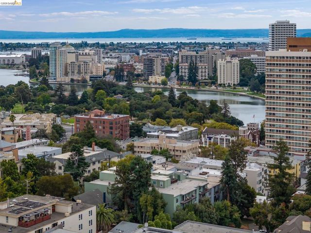 199 199 Montecito Ave 105, Oakland, CA 94610