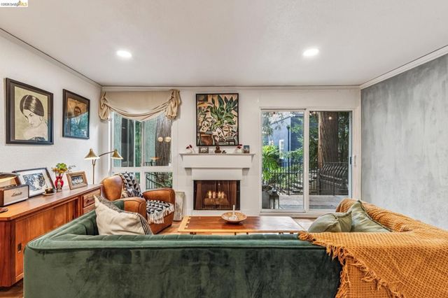 199 199 Montecito Ave 105, Oakland, CA 94610