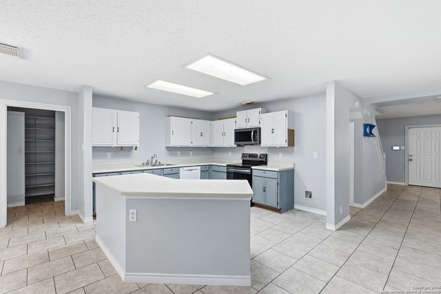 11110 Moonlit Park, San Antonio, TX 78249