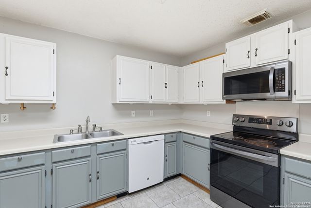 11110 Moonlit Park, San Antonio, TX 78249