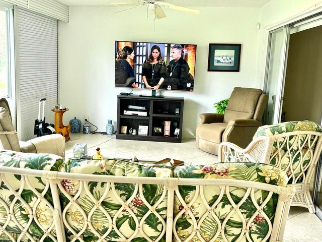 5730 E Fernley Drive 11, West Palm Beach, FL 33415