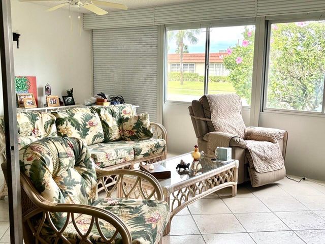 5730 E Fernley Drive 11, West Palm Beach, FL 33415