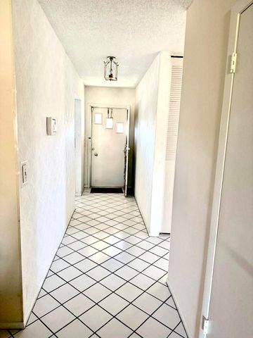 5730 E Fernley Drive 11, West Palm Beach, FL 33415