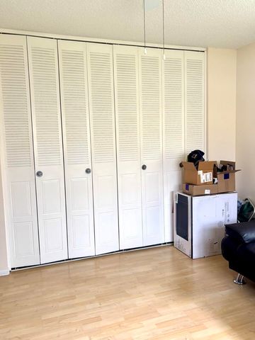 5730 E Fernley Drive 11, West Palm Beach, FL 33415