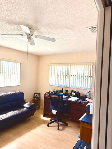 5730 E Fernley Drive 11, West Palm Beach, FL 33415