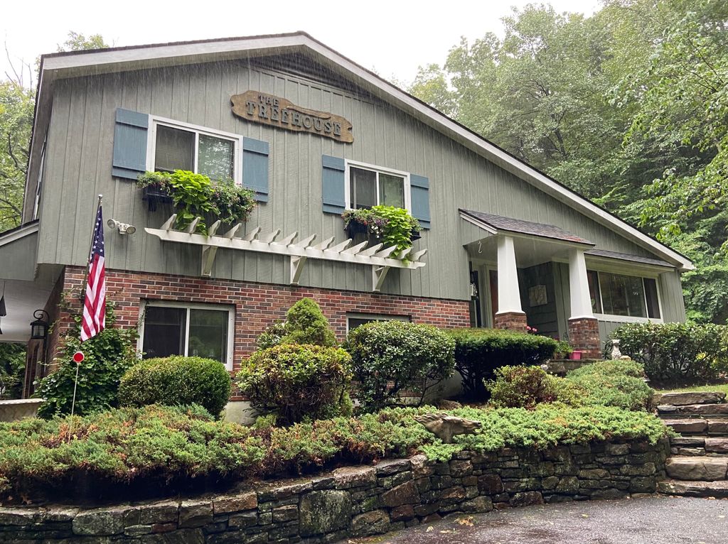 70 Lair Road, New Hartford, CT 06057