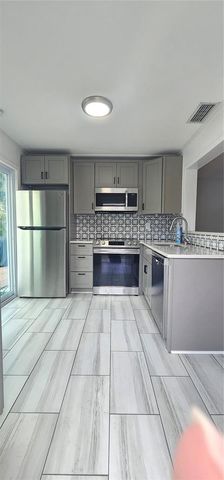 2611 17TH AVENUE N, St Petersburg, FL 33713