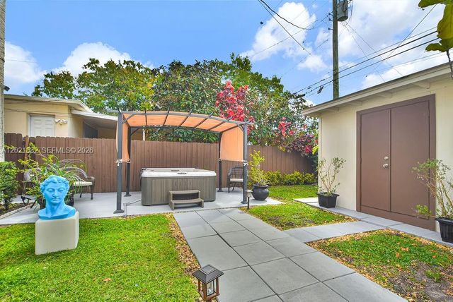 4722 SW 5th St, Miami, FL 33134