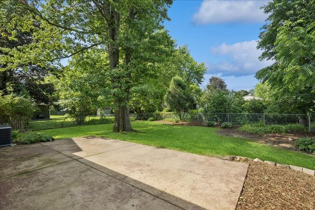 4913 Redbird Lane, Crystal Lake, IL 60012