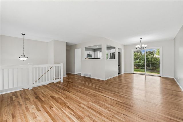 4913 Redbird Lane, Crystal Lake, IL 60012