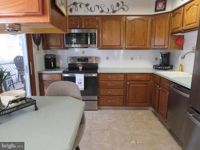 179 RAINTREE CT, Langhorne, PA 19047