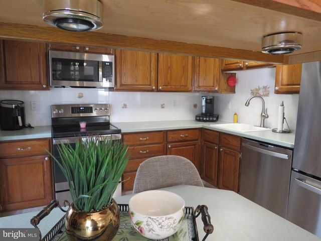 179 RAINTREE CT, Langhorne, PA 19047