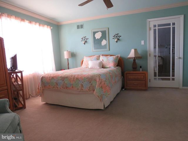 179 RAINTREE CT, Langhorne, PA 19047