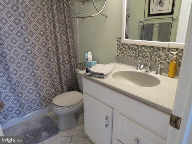 179 RAINTREE CT, Langhorne, PA 19047