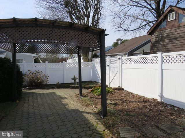 179 RAINTREE CT, Langhorne, PA 19047