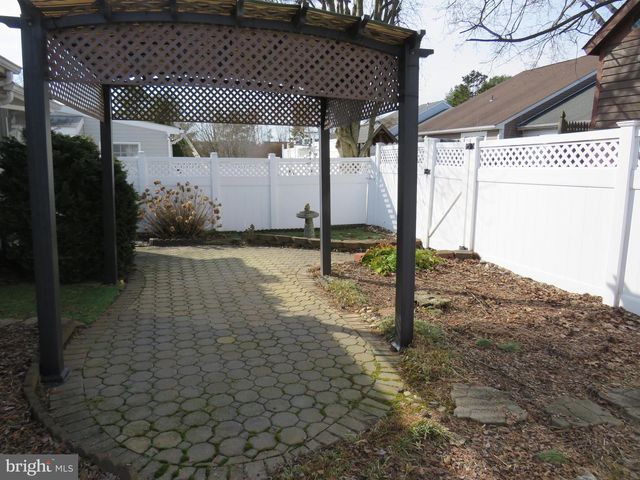 179 RAINTREE CT, Langhorne, PA 19047