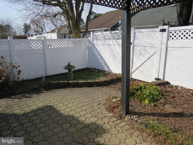 179 RAINTREE CT, Langhorne, PA 19047