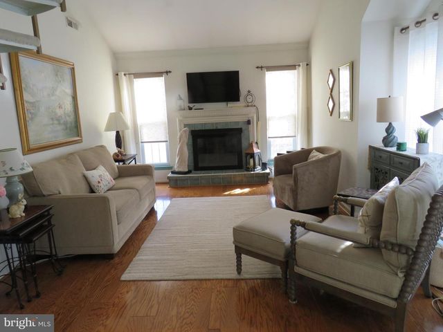 179 RAINTREE CT, Langhorne, PA 19047