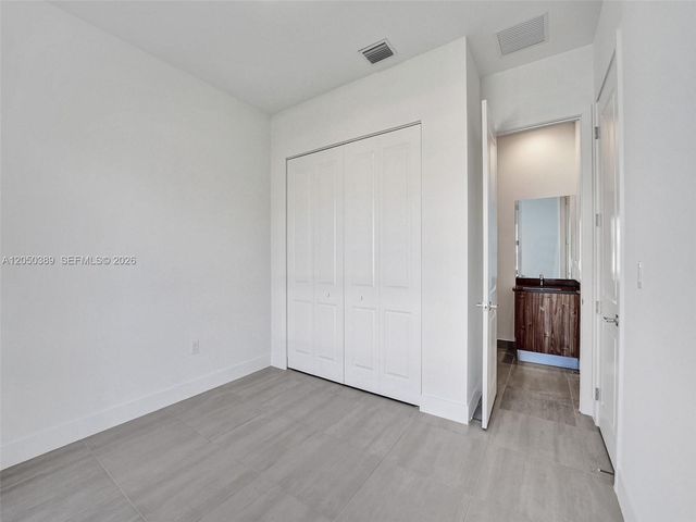 5736 SW 104th Ter, Cooper City, FL 33328