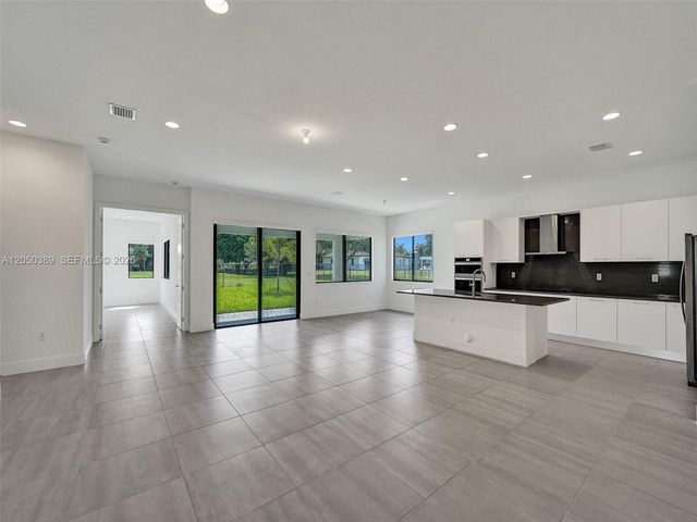 5736 SW 104th Ter, Cooper City, FL 33328