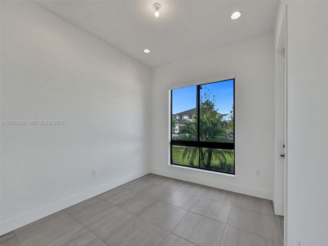 5736 SW 104th Ter, Cooper City, FL 33328