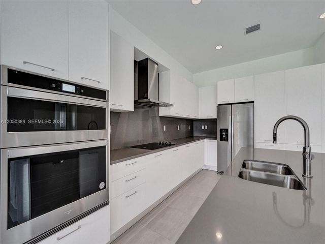 5736 SW 104th Ter, Cooper City, FL 33328