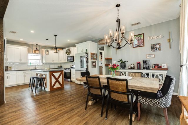 613 Winchester Trail, Angleton, TX 77515