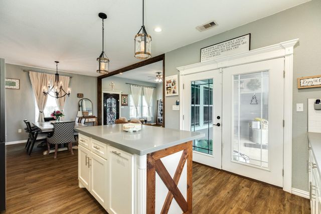 613 Winchester Trail, Angleton, TX 77515