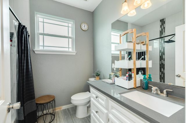 613 Winchester Trail, Angleton, TX 77515