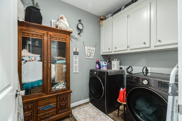 613 Winchester Trail, Angleton, TX 77515