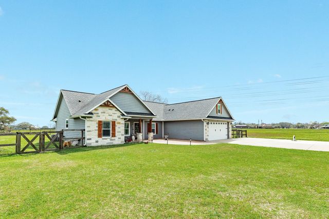 613 Winchester Trail, Angleton, TX 77515