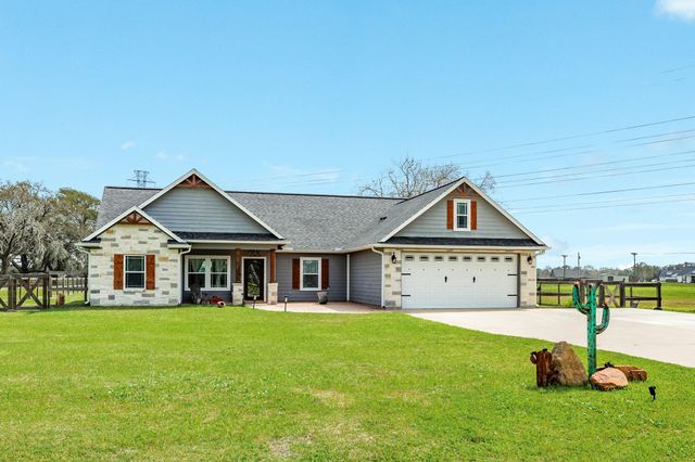 613 Winchester Trail, Angleton, TX 77515