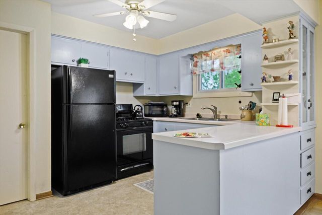 10713 60th STREET, Kenosha, WI 53144