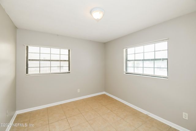 5822 JAGUAR Drive W, Jacksonville, FL 32244