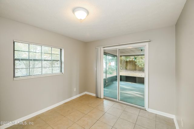 5822 JAGUAR Drive W, Jacksonville, FL 32244