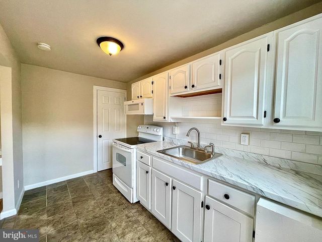 103 SUNRISE DR, Pottstown, PA 19464